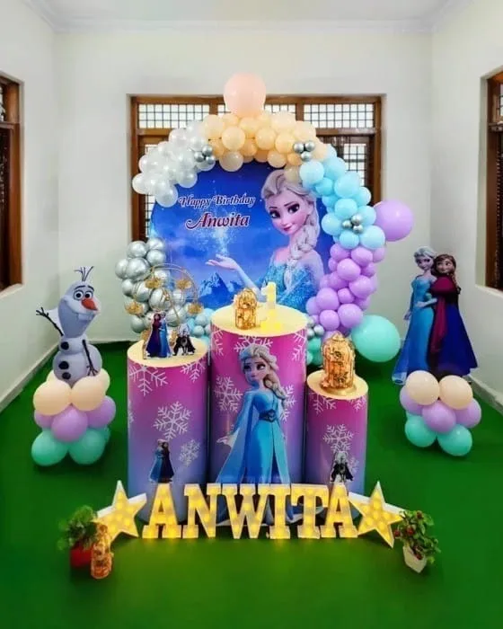 Delightful Frozen Theme Ring Decor